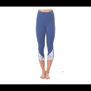 Amari High Waist Active Surge Leggings‎ Blue Sz M